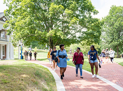Emory & Henry College climbed to 1,105 residents this fall, the largest number of undergraduate students on the Emory campus since 2004!