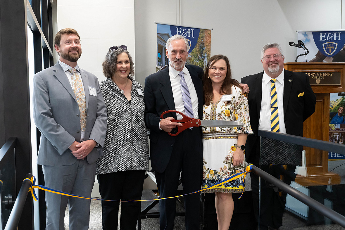    Left to right: Waid Powell '02, Donna Powell, Buzzy Powell '68, Laura Kidd Powell '02 and President John W. Wells at th...