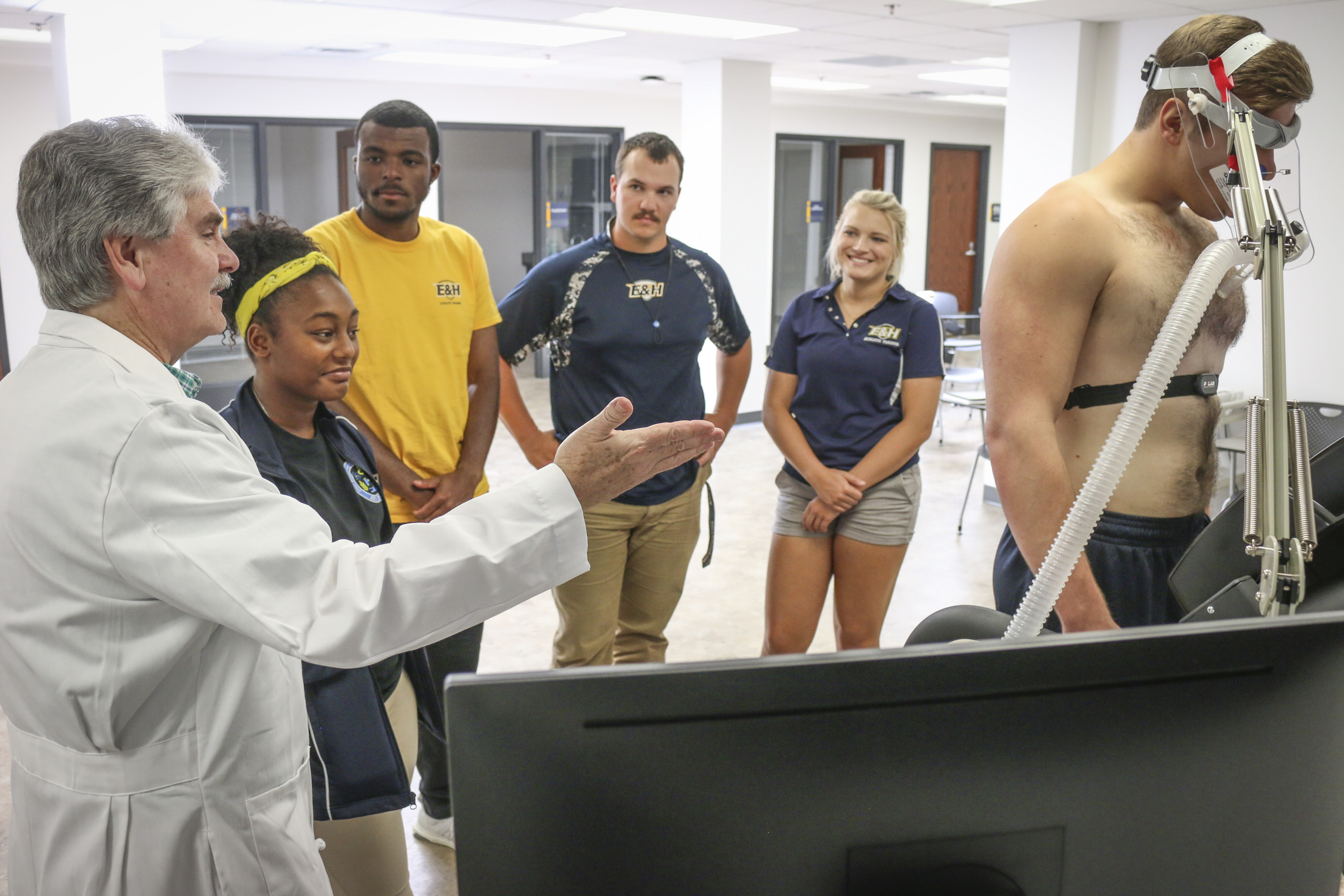 Students working with the metabolic cart