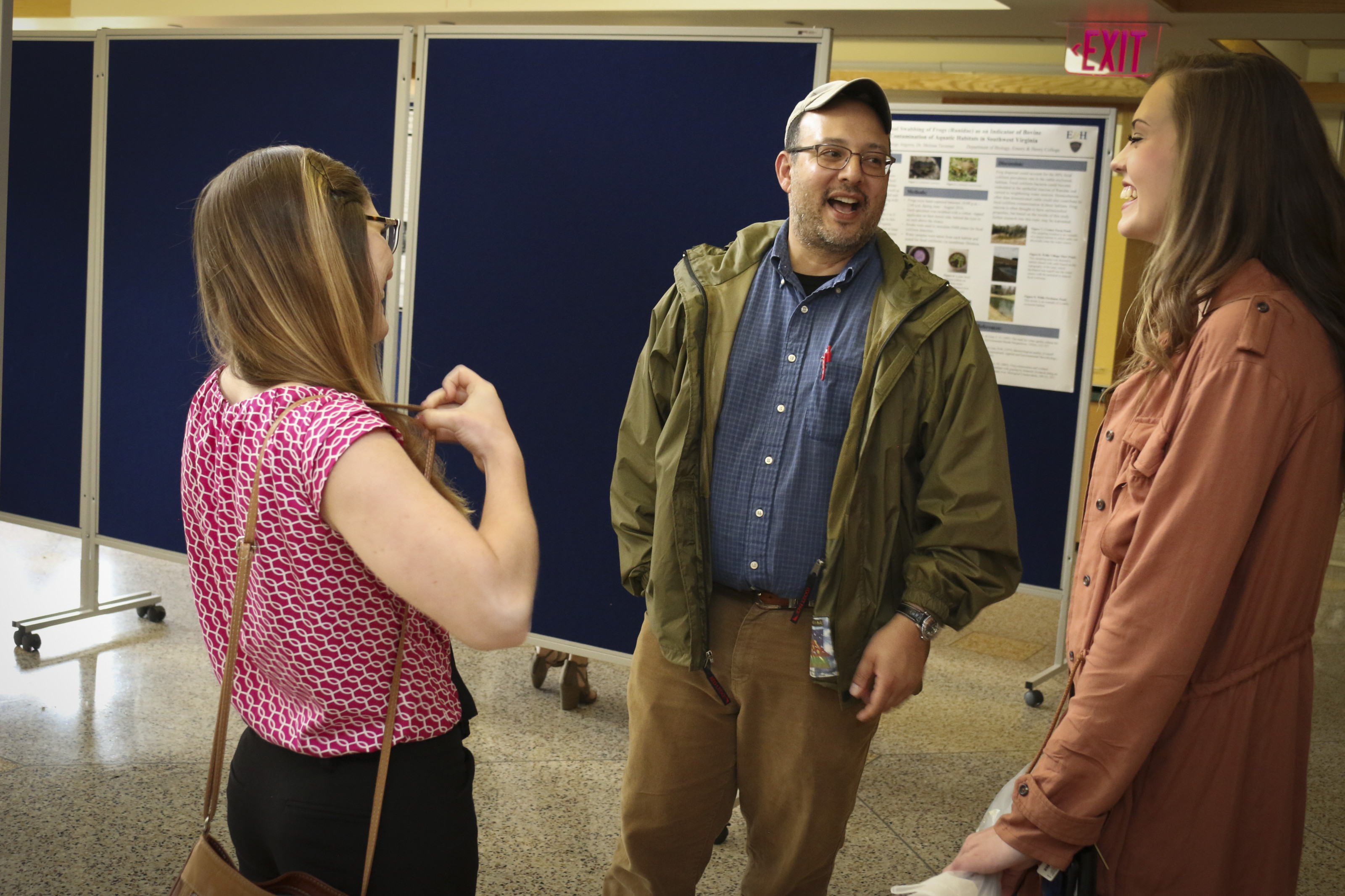 Prof. George Argyros talks with students at Ampersand Day 2017.