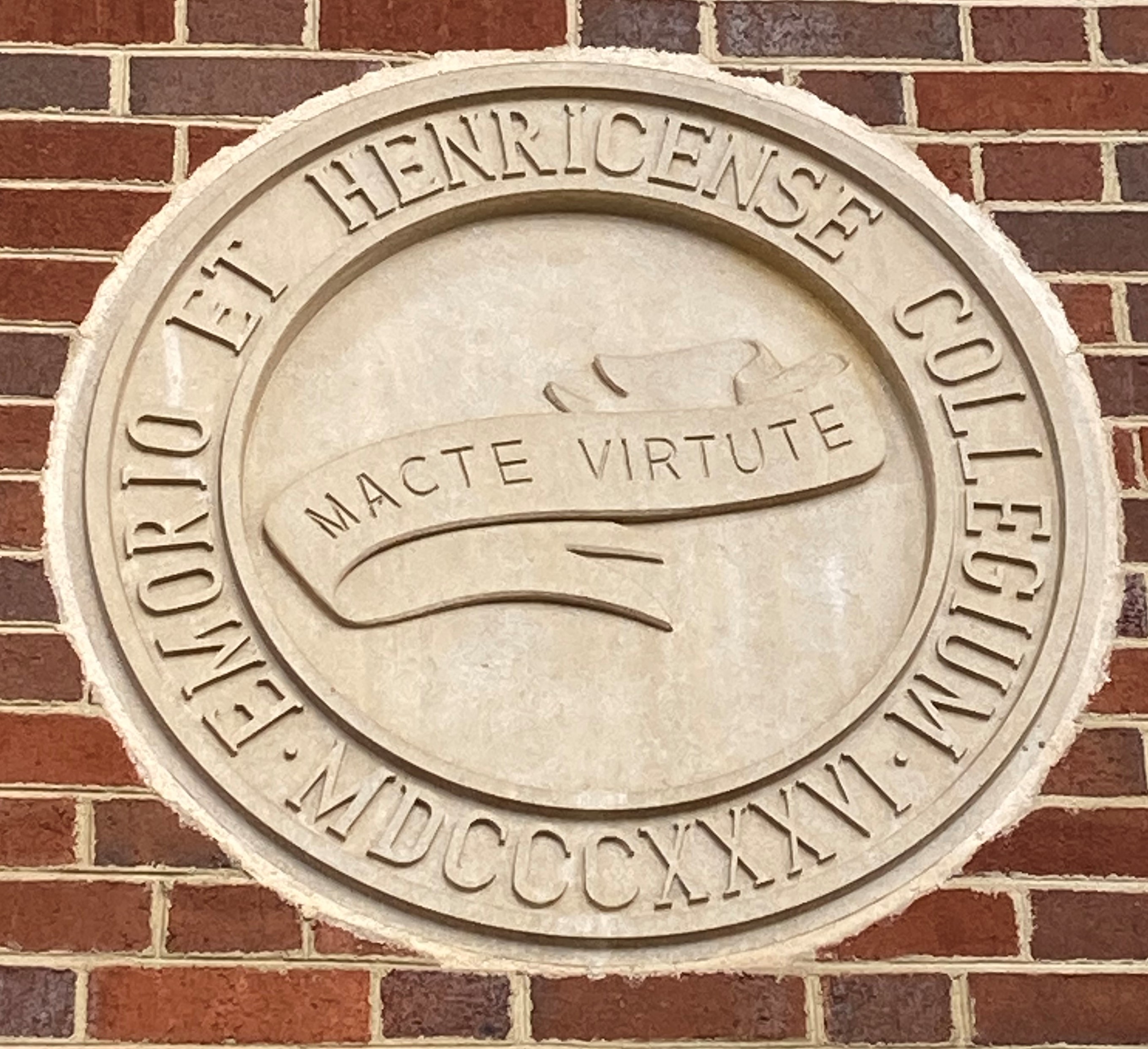 Photo of the College Seal at Kelly Library.