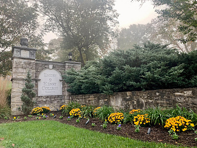 The entrance to the Emory & Henry College campus.