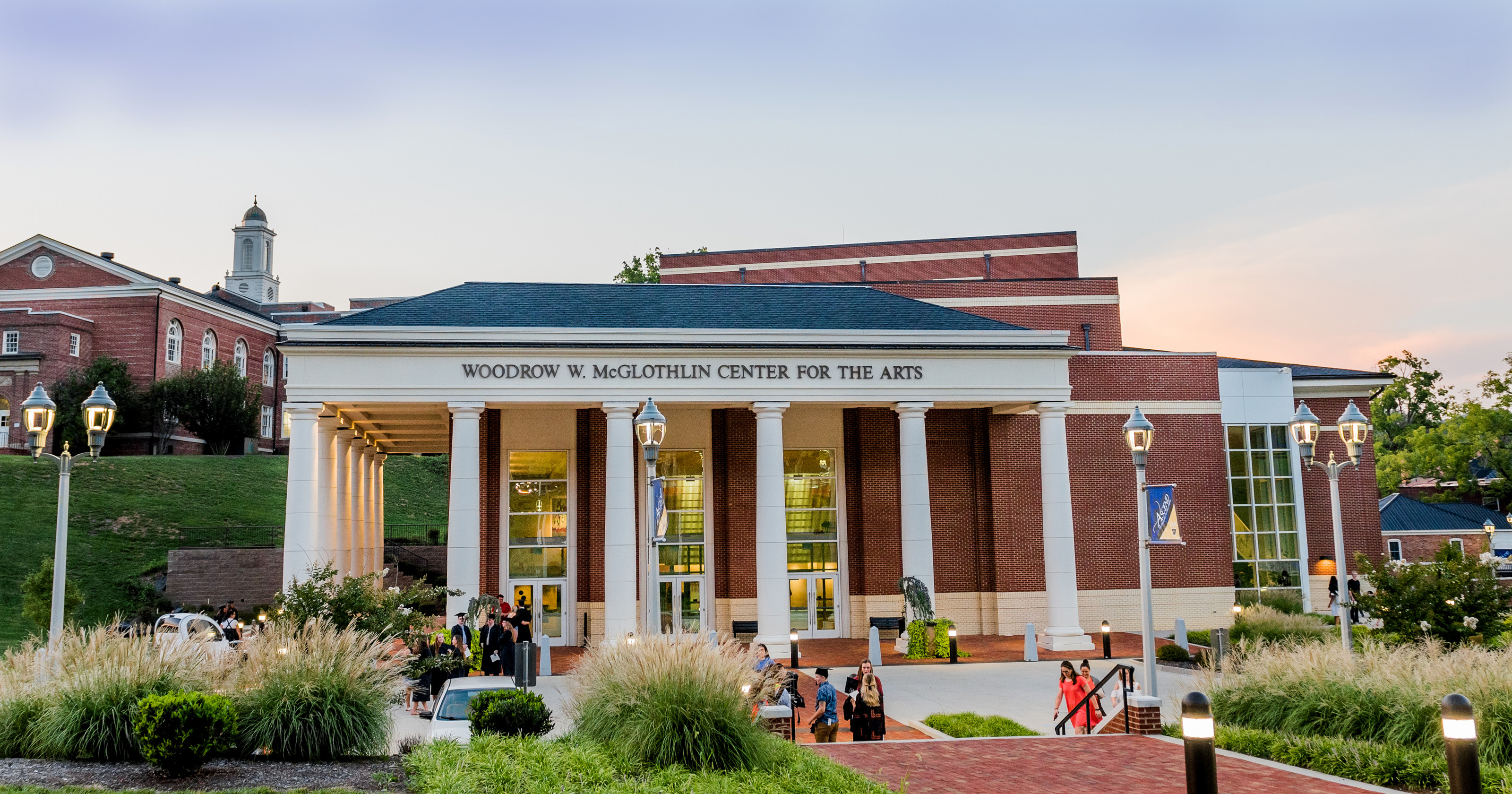 The McGlothlin Center for the Arts